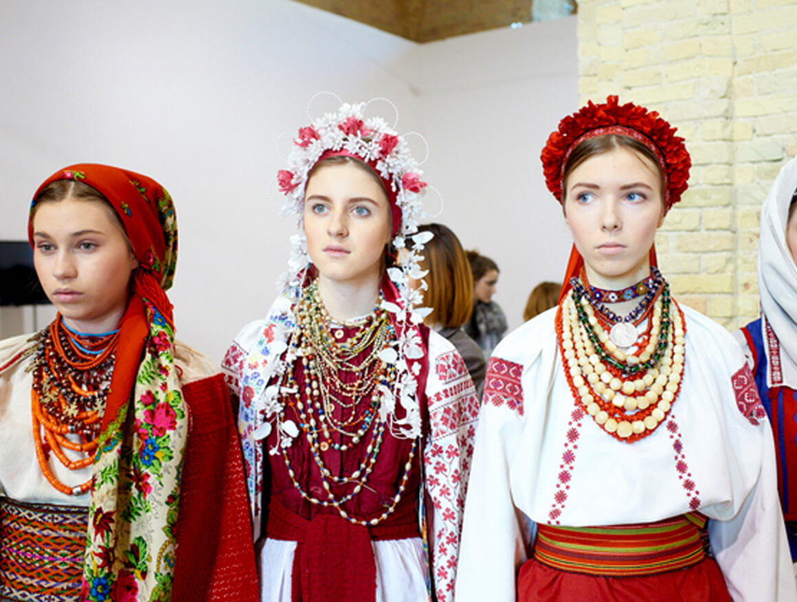 Vytoky « Ukrainian Institute of Fashion History